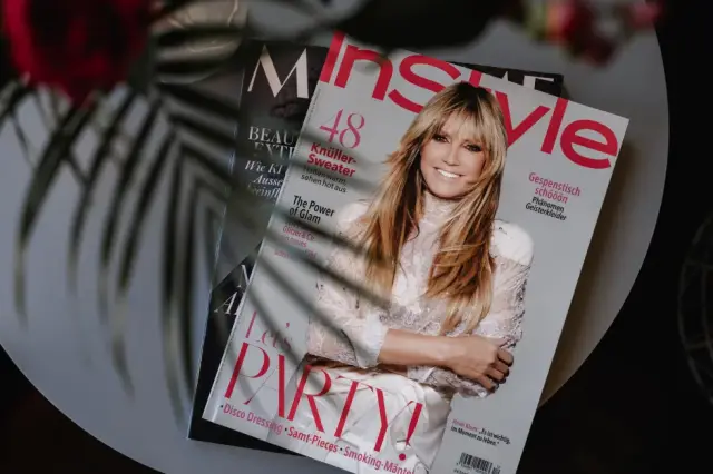 Madame-Magazin auf einem Tisch im Salon bei Kaiserreich Hairstyle in Nürnberg